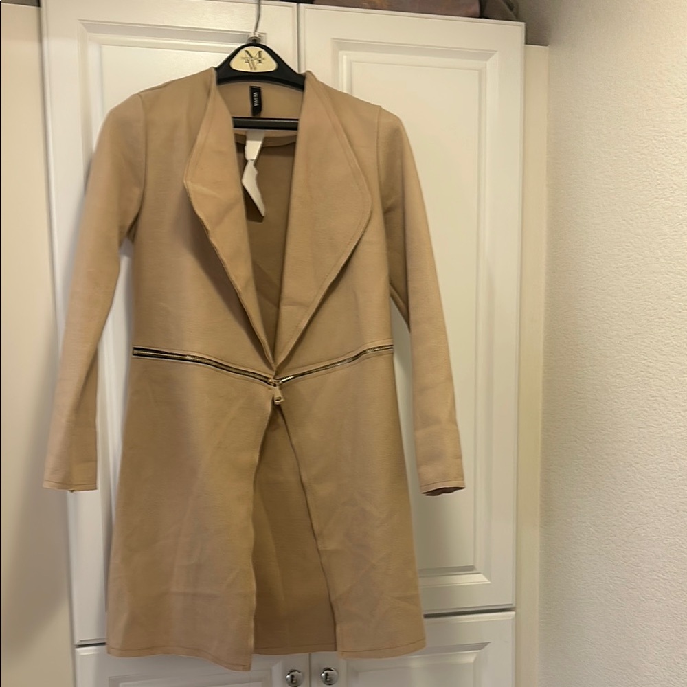 Cream Trench Coat for Stylish Layering